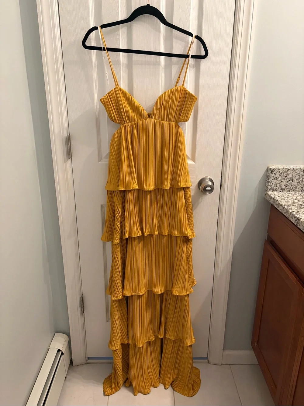 Lulu's Women’s Marigold Tiered Pleated Maxi Wedding Guest Dress Small - Picture 5 of 15
